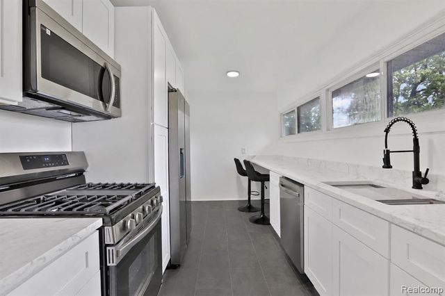 36720 N Schafer Street, Clinton Township, MI 48035