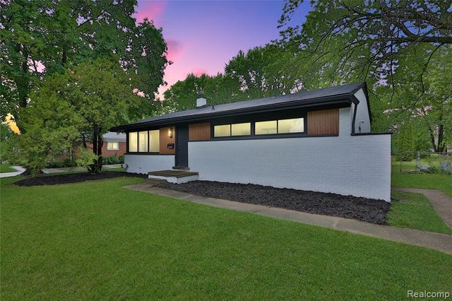 36720 N Schafer Street, Clinton Township, MI 48035