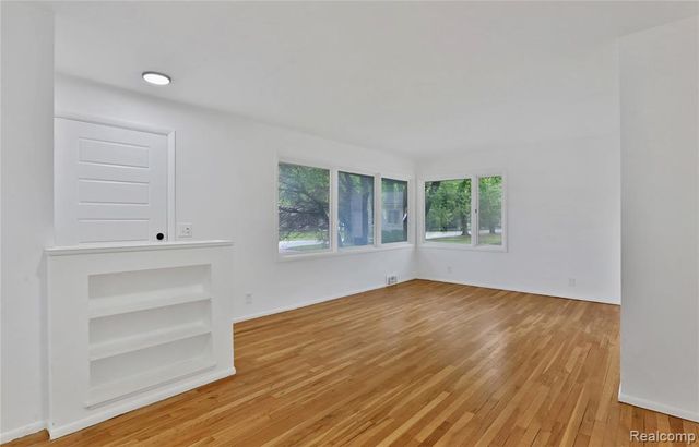 36720 N Schafer Street, Clinton Township, MI 48035