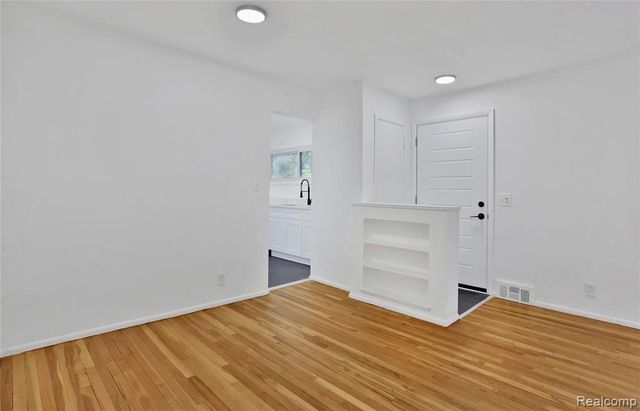 36720 N Schafer Street, Clinton Township, MI 48035