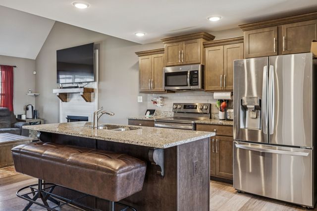 894 Wild Elm Ct, Clarksville, TN 37042
