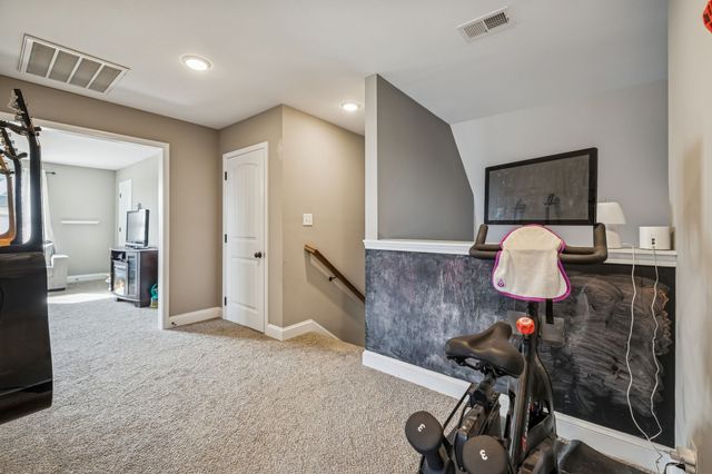 894 Wild Elm Ct, Clarksville, TN 37042