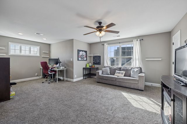 894 Wild Elm Ct, Clarksville, TN 37042