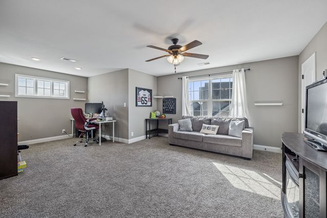 894 Wild Elm Ct, Clarksville, TN 37042