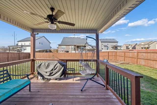 894 Wild Elm Ct, Clarksville, TN 37042