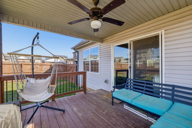 894 Wild Elm Ct, Clarksville, TN 37042