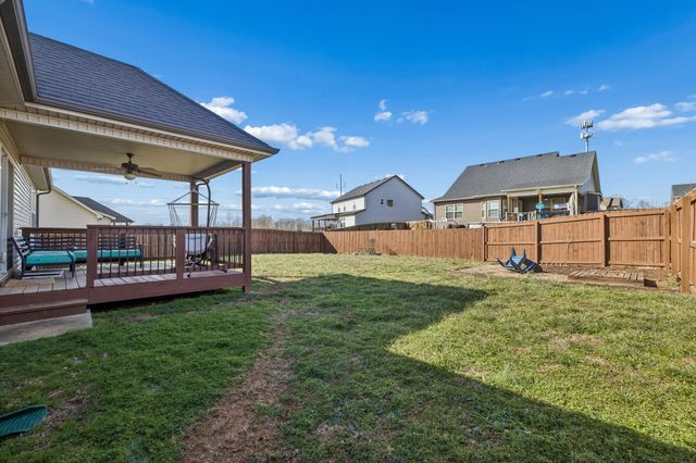 894 Wild Elm Ct, Clarksville, TN 37042