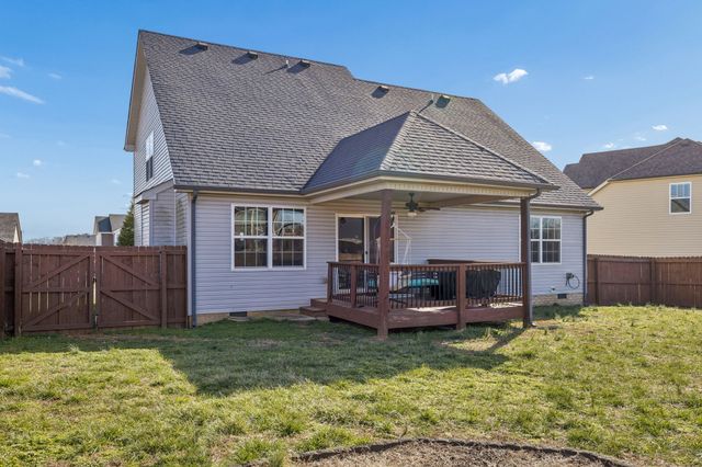 894 Wild Elm Ct, Clarksville, TN 37042
