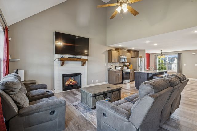 894 Wild Elm Ct, Clarksville, TN 37042