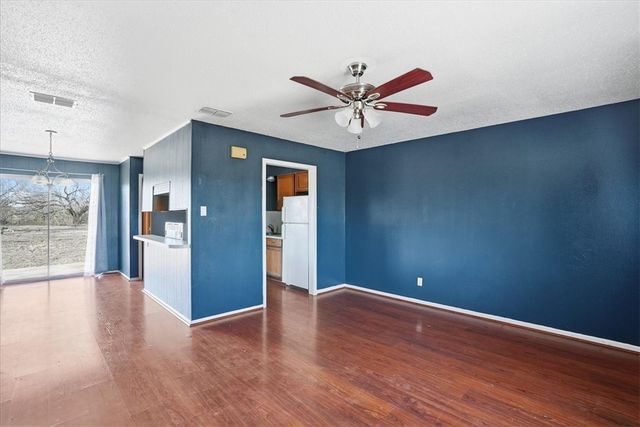 126 Kerry Dr, George West, TX 78022