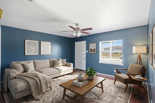 126 Kerry Dr, George West, TX 78022