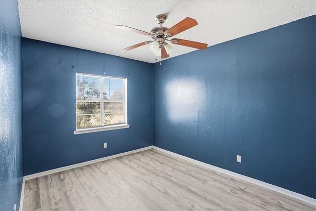 126 Kerry Dr, George West, TX 78022