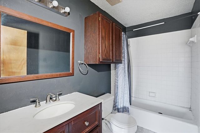 126 Kerry Dr, George West, TX 78022