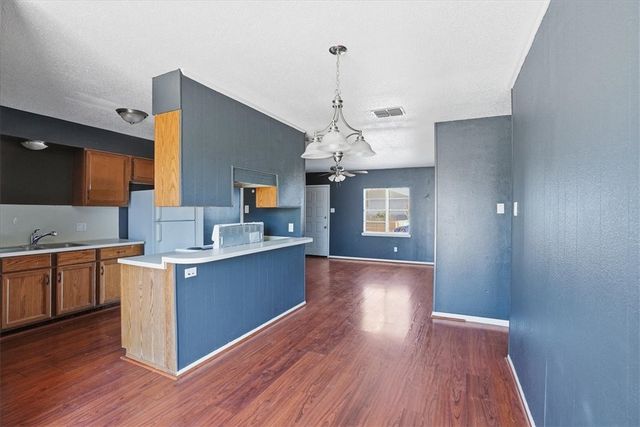 126 Kerry Dr, George West, TX 78022