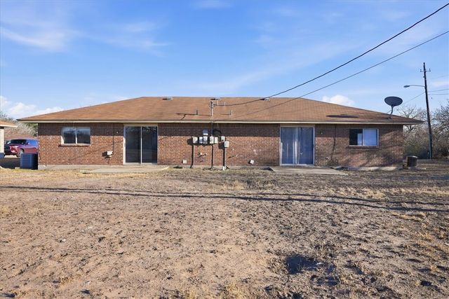 126 Kerry Dr, George West, TX 78022