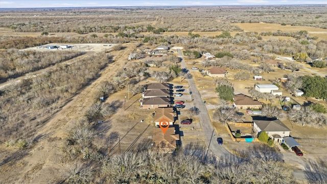 126 Kerry Dr, George West, TX 78022