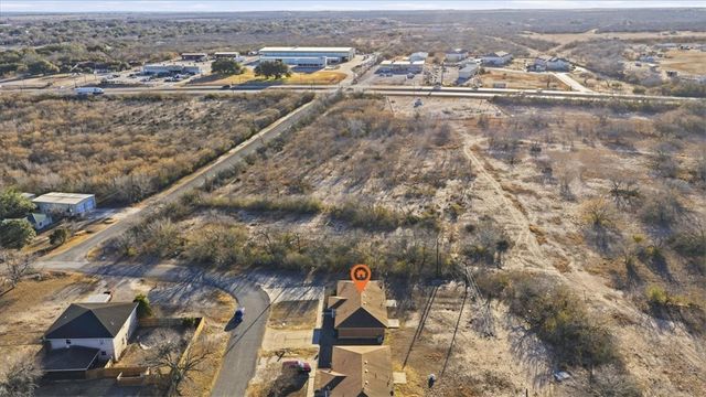 126 Kerry Dr, George West, TX 78022