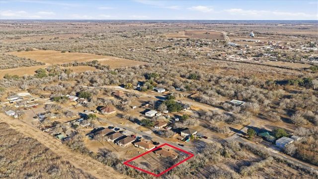 126 Kerry Dr, George West, TX 78022