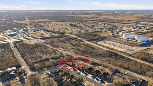 126 Kerry Dr, George West, TX 78022