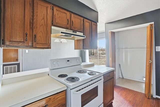 126 Kerry Dr, George West, TX 78022