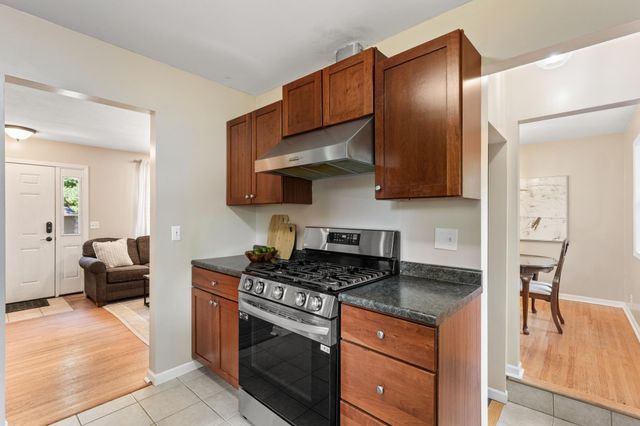 7729 Plymouth Avenue N, Golden Valley, MN 55427