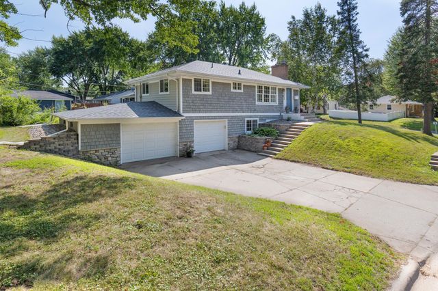 7729 Plymouth Avenue N, Golden Valley, MN 55427