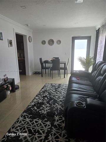 234 E 44th St, Hialeah, FL 33013