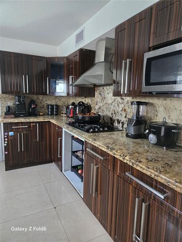 234 E 44th St, Hialeah, FL 33013