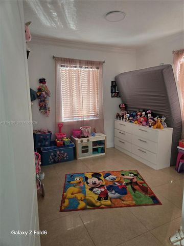 234 E 44th St, Hialeah, FL 33013