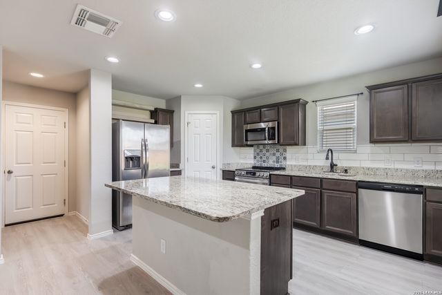 13139 HEATHERS ARROW, St Hedwig, TX 78152