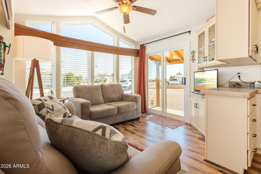 Image 24 of property listing at 1915 W CASA DEL RIO Drive 7, Benson, AZ 85602