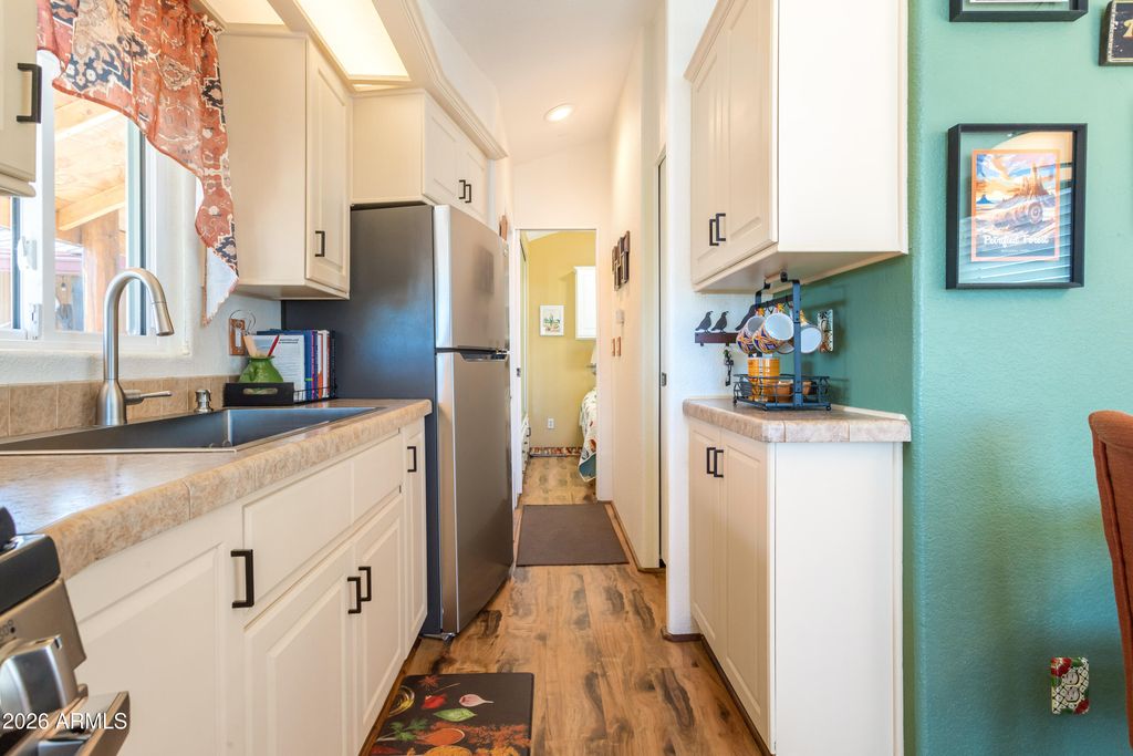Image 4 of property listing at 1915 W CASA DEL RIO Drive 7, Benson, AZ 85602