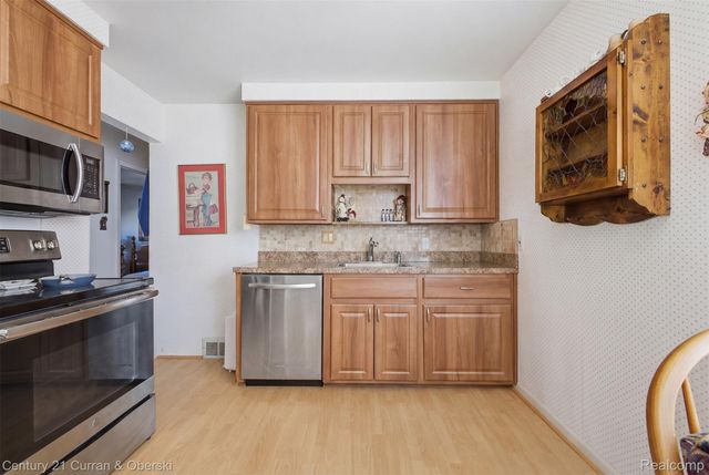 7042 Gilman Street, Garden City, MI 48135