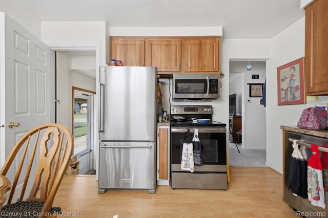 7042 Gilman Street, Garden City, MI 48135