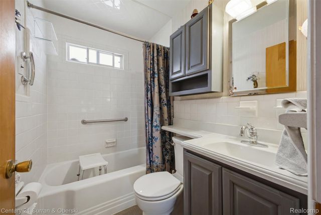 7042 Gilman Street, Garden City, MI 48135