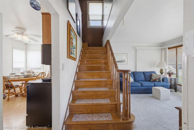 7042 Gilman Street, Garden City, MI 48135