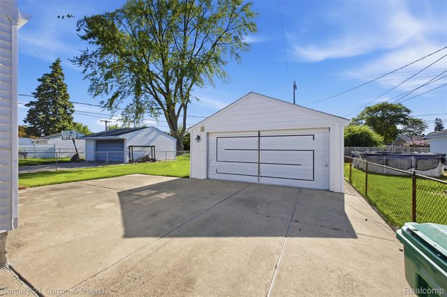 7042 Gilman Street, Garden City, MI 48135