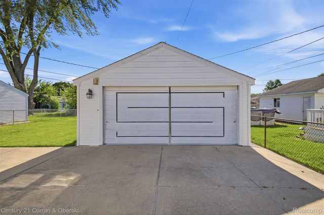 7042 Gilman Street, Garden City, MI 48135