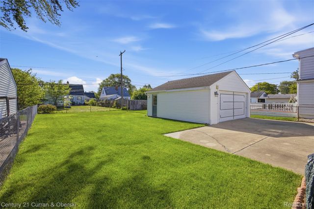 7042 Gilman Street, Garden City, MI 48135