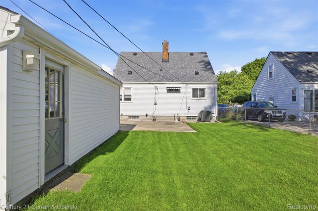 7042 Gilman Street, Garden City, MI 48135