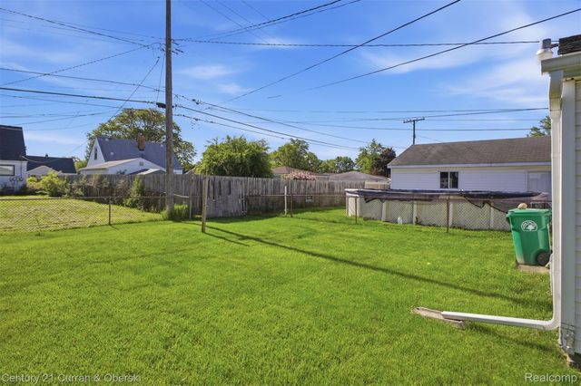 7042 Gilman Street, Garden City, MI 48135