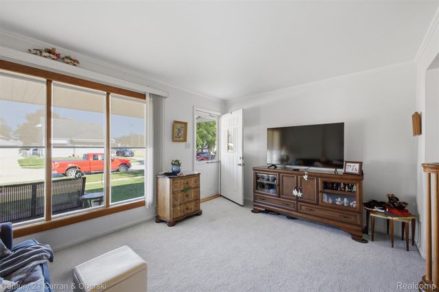 7042 Gilman Street, Garden City, MI 48135
