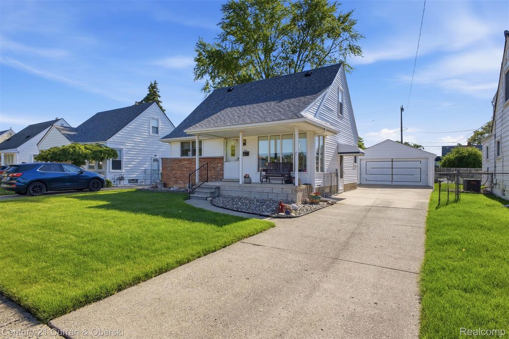 7042 Gilman Street, Garden City, MI 48135