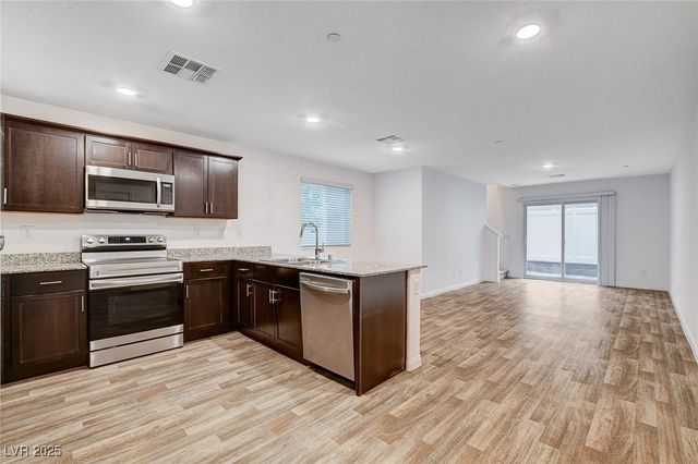 12246 Glass Desert Road 1, Las Vegas, NV 89183