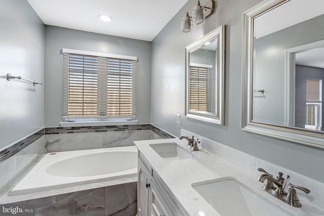 2594 SYLVAN MOOR LN, Woodbridge, VA 22191