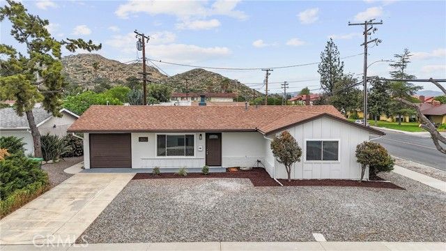 501 Palmer Dr, Hemet, CA 92543