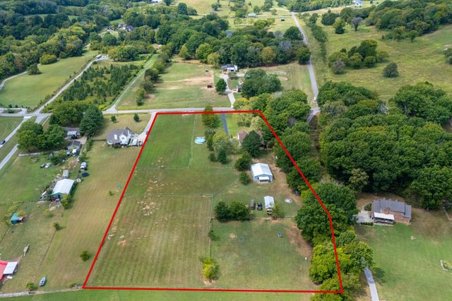 5205 SE Tater Peeler Rd, Lebanon, TN 37090