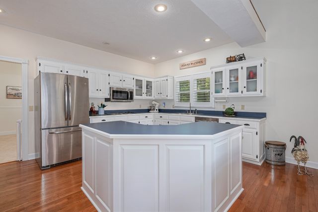 5205 SE Tater Peeler Rd, Lebanon, TN 37090