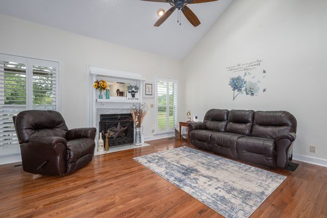 5205 SE Tater Peeler Rd, Lebanon, TN 37090