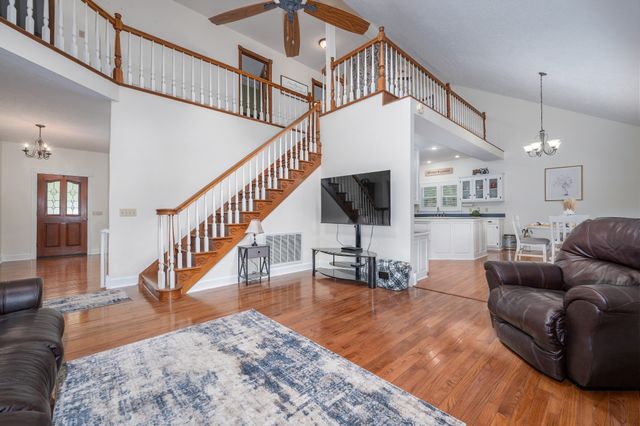 5205 SE Tater Peeler Rd, Lebanon, TN 37090